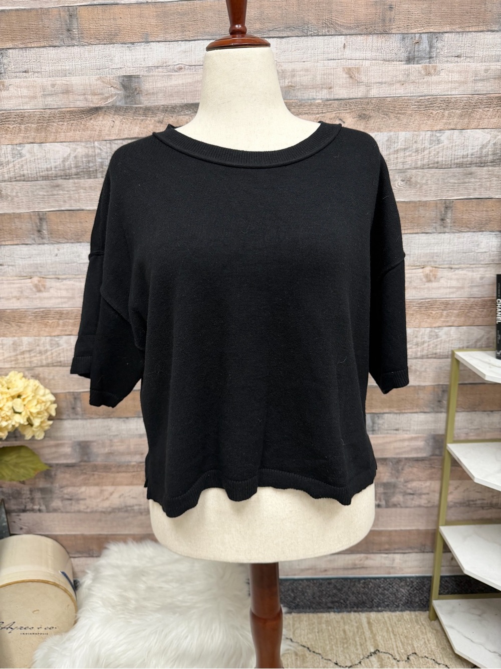 Max Studio black short sleeve sweater medium